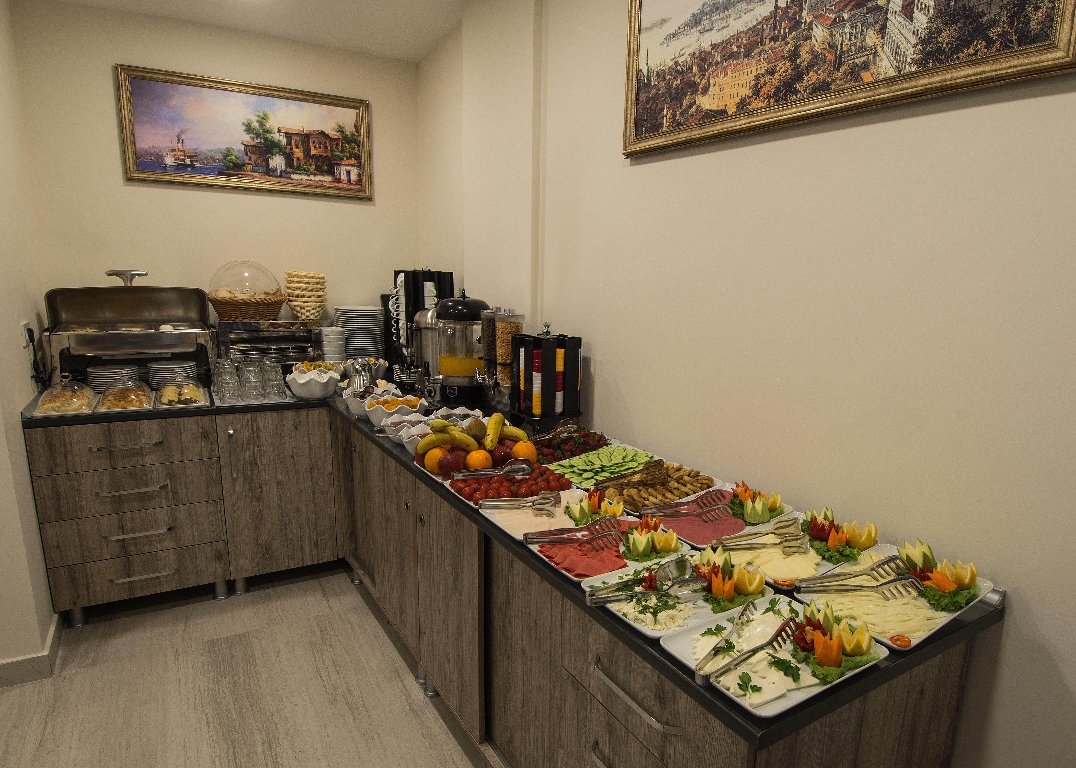 Primero Hotel Istanbul Bagian luar foto